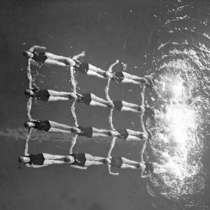 Club féminin de ballet aquatique à Berlin en 1932.